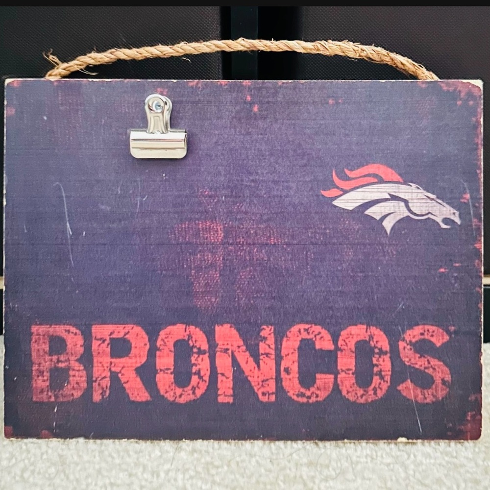 Denver Broncos Distressed NFL Wall Hanger With Clip New